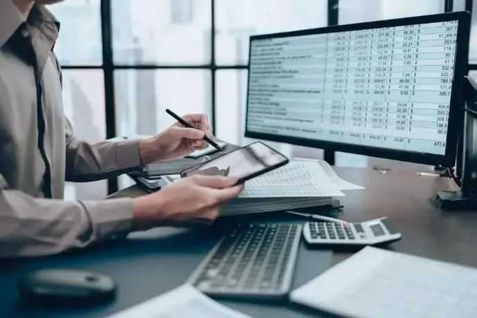 Фінансовий облік та аналіз даних на комп’ютері — бухгалтерія, звітність і ERP система